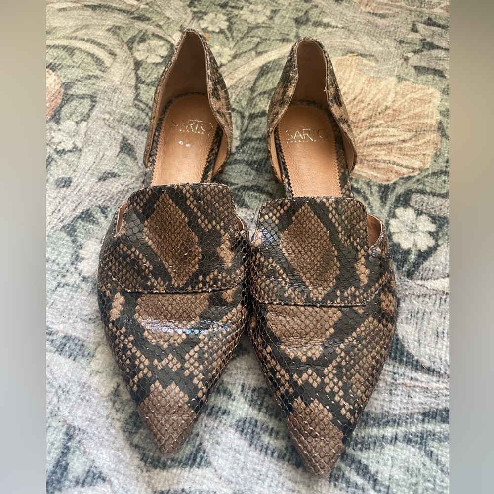Franco Sarto snakeskin black and tan pointed toe flats size US 9 or EUR 39